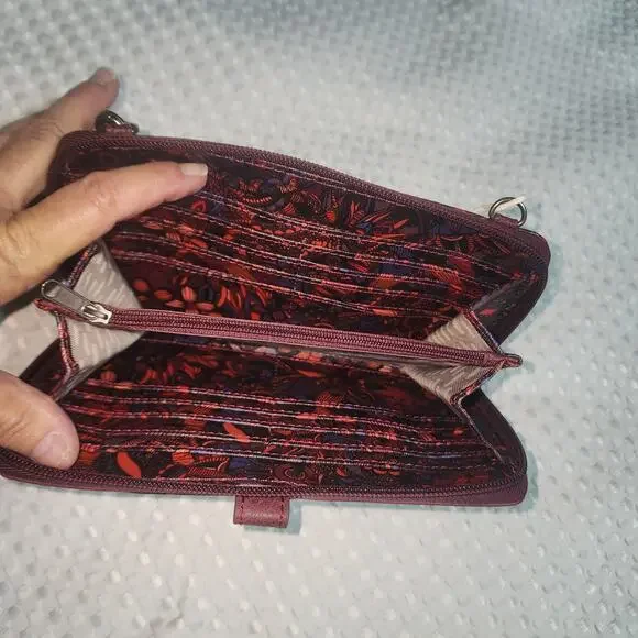 SAKROOTS NWT CABRRNET SPIRIT WRISTLET WALLET - Picture 7 of 9